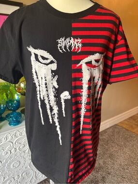 SWIXXZ Split Black and Red Striped Graphic Tee with White Drip Eyes
